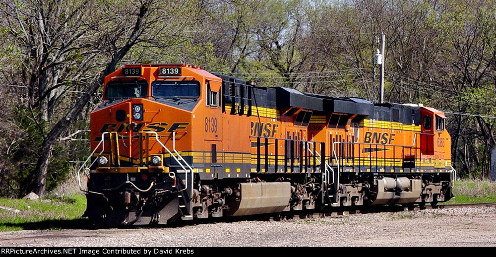 BNSF 8139 & 6366